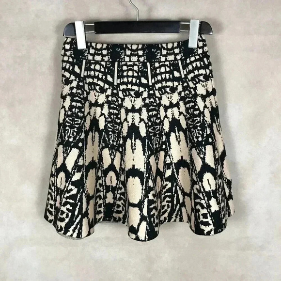 WOW COUTURE Tan/Black "Sweater Knit' A-Line Skirt NWOT Size SMALL - Picture 4 of 9